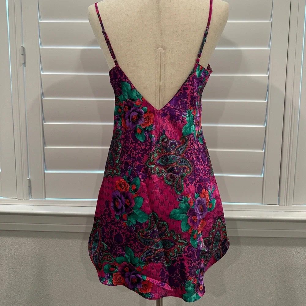 Vintage Gold Label Victoria’s Secret Flower, Paisley and Lace Chemise - Picture 3 of 6